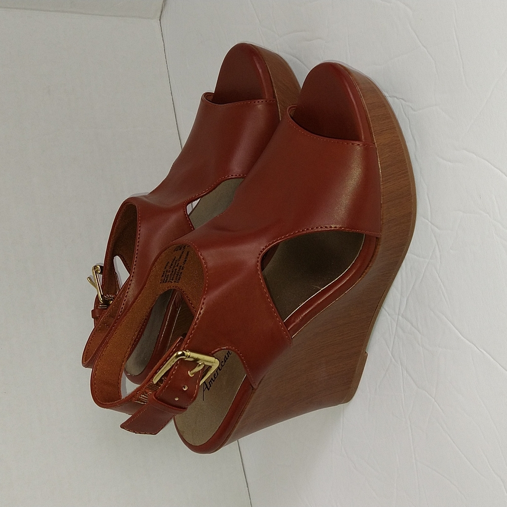American Eagle Wedge platform sandals size 7